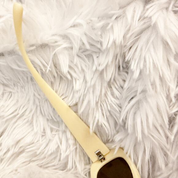 VINTAGE | Cream Ivory Frame Retro Sunglasses Rectangle Thick Frame | OSFM